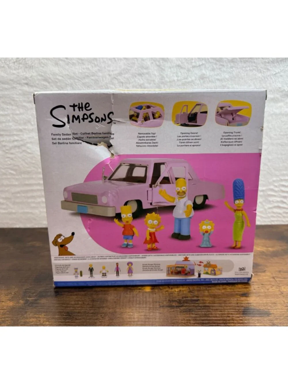 The Simpsons Family Sedan Set With Figures New with Box Damage